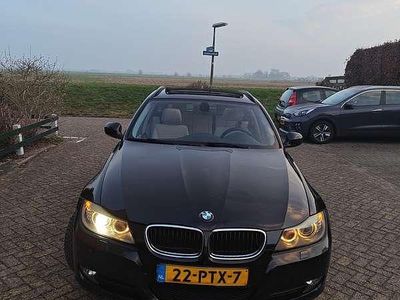 Zwart Occasion 2010 BMW 318 Executive Stationwagen | € 3.499