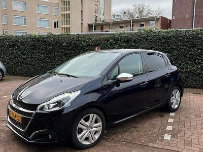 Occasion 2019 Peugeot 208 Signature Sky Hatchback | € 8.600 (Goede deal)