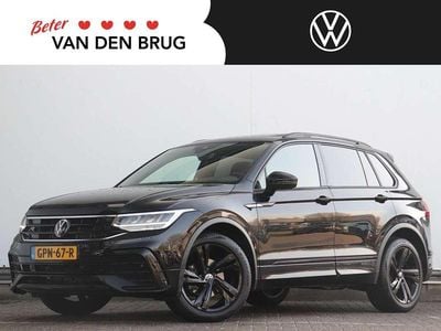 Zwart Occasion 2023 VW Tiguan R-line SUV | € 39.900 (Super prijs)