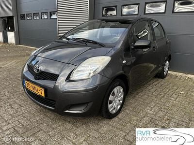 Occasion Toyota Yaris 69 PK (50 kW) 2010 Grijs (metallic) Hatchback