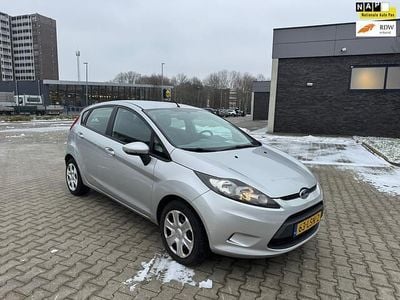 Grijs (metallic) Gebruikt 2010 Ford Fiesta Limited Hatchback | € 4.950 (Goede deal)