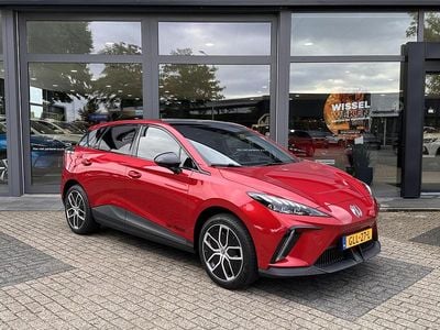 Rood Occasion 2024 MG MG4 EV Trophy Hatchback | € 29.995 (Eerlijke prijs)