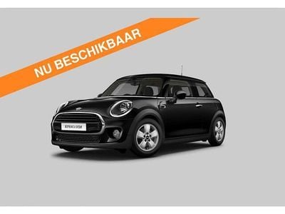 Zwart (metallic) Gebruikt 2019 Mini Cooper Hatchback | € 15.875 (Eerlijke prijs)
