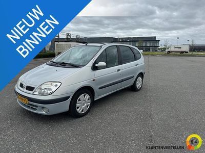 tweedehands Renault Scénic 1.6-16V Expression Sport