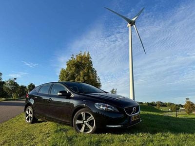 Zwart Gebruikt 2017 Volvo V40 Inscription MPV | € 9.750 (Super prijs)