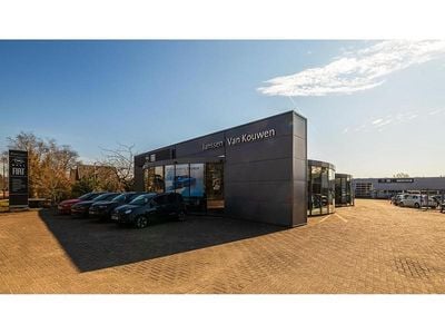 Grijs Gebruikt 2021 VW Golf VIII Life Hatchback | € 19.900 (Eerlijke prijs)