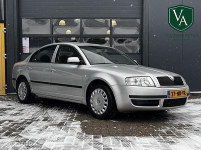 Occasion Skoda Superb Comfort 116 PK (85 kW) 2004 Grijs Sedan