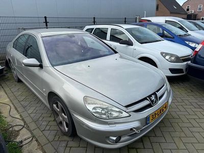 Peugeot 607