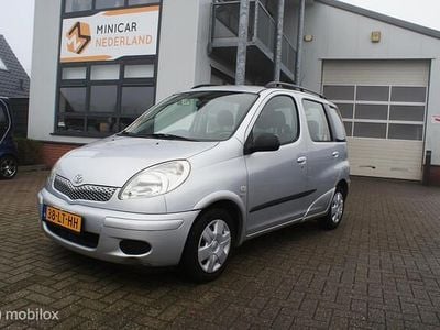 Grijs Gebruikt 2003 Toyota Yaris Verso Sol MPV | € 3.850 (Eerlijke prijs)