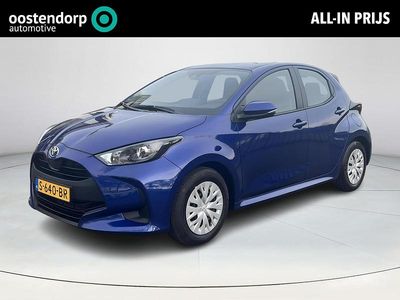 Blauw Occasion 2023 Toyota Yaris Hybrid Active Hatchback | € 20.995 (Goede deal)