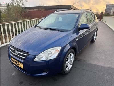 Blauw Gebruikt 2009 Kia Ceed Hatchback | € 2.749 (Eerlijke prijs)