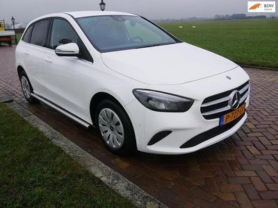 Wit Occasion 2022 Mercedes 200 MPV | € 8.999