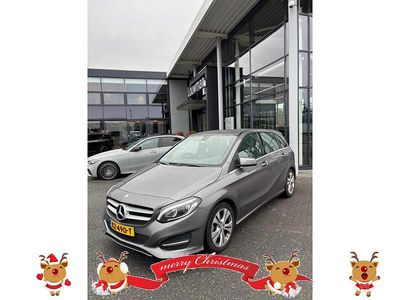 Grijs Gebruikt 2017 Mercedes B180 Ambition MPV | € 17.950 (Eerlijke prijs)