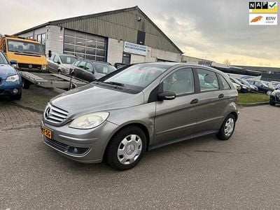 Grijs Gebruikt 2005 Mercedes B170 MPV | € 1.500 (Goede deal)