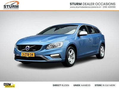 Blauw Gebruikt 2015 Volvo V60 R-Design Stationwagen | € 17.489 (Goede deal)