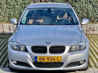 Zilver Occasion 2009 BMW 318 Stationwagen | € 8.450 (Duur)