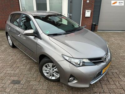 Bruin Occasion 2013 Toyota Auris Hybrid Hatchback | € 7.999 (Eerlijke prijs)
