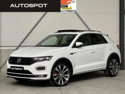 tweedehands VW T-Roc 1.5 TSI R-Line Pano Virtual Camera ACC Trekhaak