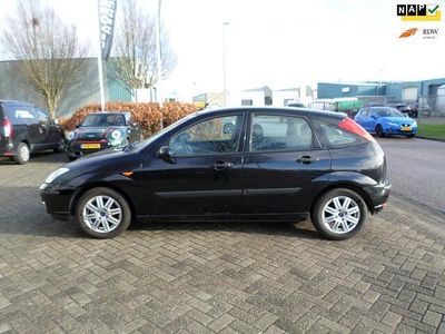 Zwart Occasion 2004 Ford Focus Futura Hatchback | € 1.850 (Iets duurder)