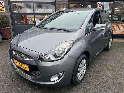 Grijs (metallic) Gebruikt 2012 Hyundai ix20 Hatchback | € 9.250 (Eerlijke prijs)