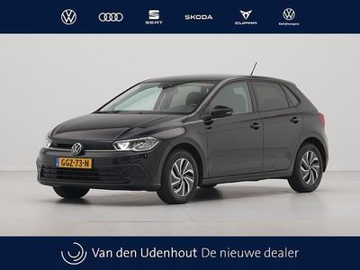 Zwart (metallic) Gebruikt 2024 VW Polo Edition Hatchback | € 19.140 (Goede deal)