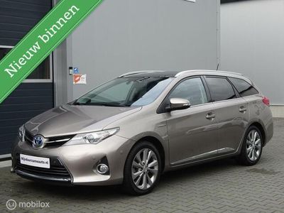 tweedehands Toyota Auris 1.8 Hybrid Aut, Pano, Trekhaak, Xenon, Garantie