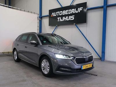Grijs Occasion 2023 Skoda Octavia Ambition Stationwagen | € 23.450 (Iets duurder)