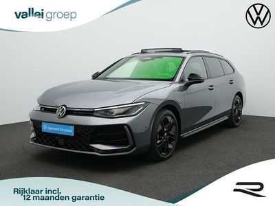 Grijs Gebruikt 2025 VW Passat R-line Edition Stationwagen | € 50.900 (Goede deal)