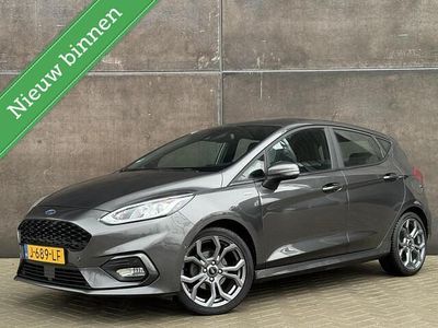 Grijs Occasion 2020 Ford Fiesta ST-Line Hatchback | € 11.999 (Eerlijke prijs)