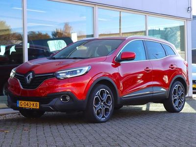 Rood (metallic) Gebruikt 2017 Renault Kadjar Intens SUV | € 11.750 (Eerlijke prijs)