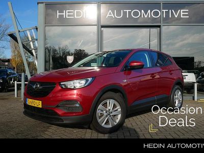 Rood Occasion 2019 Opel Grandland X Business Edition SUV | € 14.945 (Eerlijke prijs)