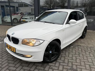 Wit Occasion 2009 BMW 118 Hatchback | € 4.999 (Eerlijke prijs)