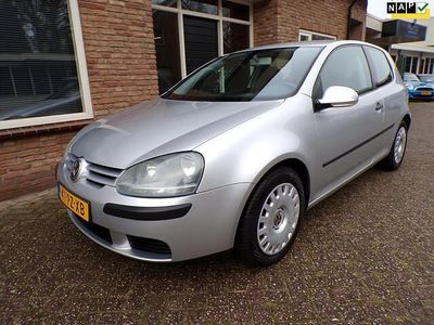 Occasion VW Golf IV Trendline 116 PK (85 kW) 2005 Grijs Hatchback