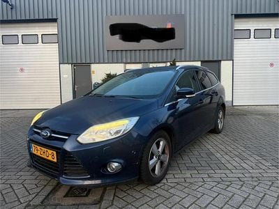Blauw (metallic) Occasion 2012 Ford Focus Titanium Stationwagen | € 2.300