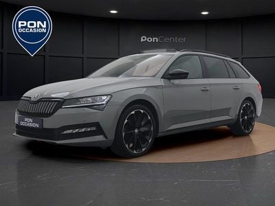 Grijs Gebruikt 2022 Skoda Superb SportLine Stationwagen | € 29.950 (Iets duurder)
