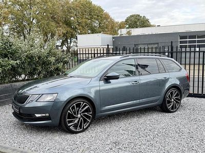 Grijs (metallic) Occasion 2017 Skoda Octavia Ambition Stationwagen | € 11.950 (Eerlijke prijs)