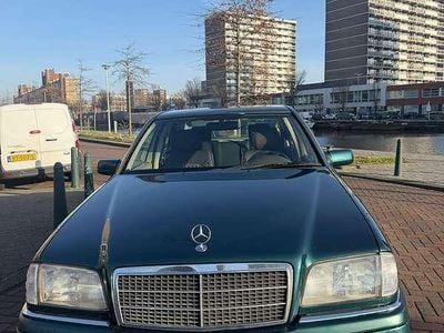 Groen Occasion 1995 Mercedes 180 Sedan | € 3.245
