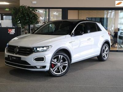 Wit, metallic lak Occasion 2018 VW T-Roc R-line SUV | € 23.950 (Iets duurder)