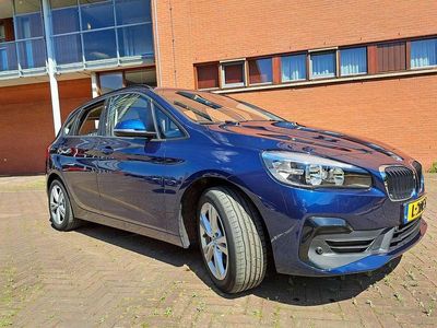 BMW 225