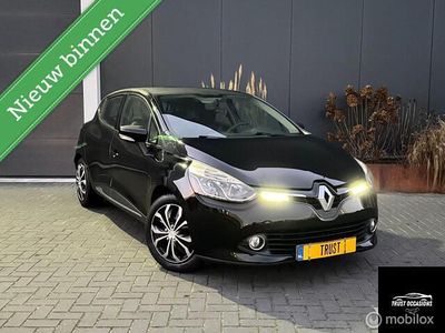 Zwart Occasion 2014 Renault Clio IV Hatchback | € 6.995 (Duur)