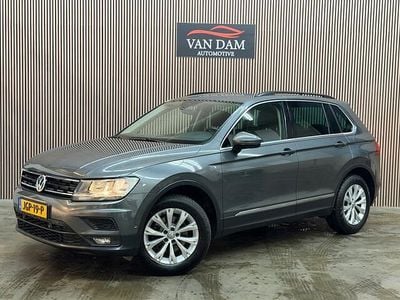 Grijs (metallic) Occasion 2020 VW Tiguan Highline SUV | € 22.900