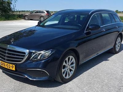 Blauw (metallic) Occasion 2018 Mercedes E250 Premium Plus Stationwagen | € 19.995 (Eerlijke prijs)