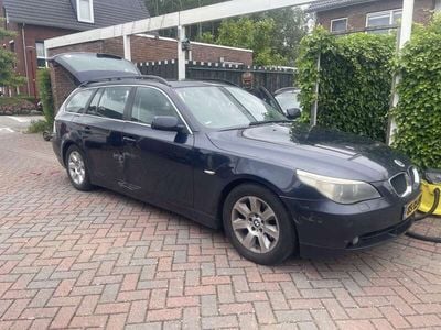 BMW 525