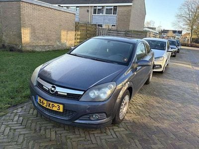 Grijs Gebruikt 2009 Opel Astra Coupé | € 1.250 (Eerlijke prijs)