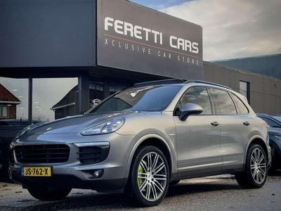 Grijs (metallic) Gebruikt 2015 Porsche Cayenne SUV | € 29.900 (Goede deal)