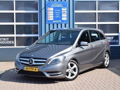 Grijs Gebruikt 2012 Mercedes B180 Ambition MPV | € 10.300 (Iets duurder)