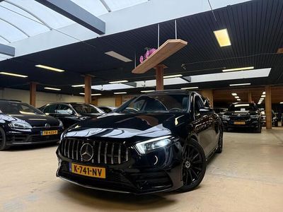 Zwart Gebruikt 2018 Mercedes A200 Business Hatchback | € 23.950 (Iets duurder)