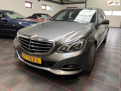 Grijs Occasion 2015 Mercedes E220 Avantgarde Sedan | € 17.975
