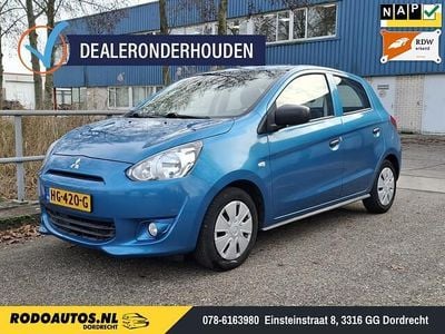 Blauw (metallic) Gebruikt 2014 Mitsubishi Space Star Inform Hatchback | € 4.499 (Eerlijke prijs)