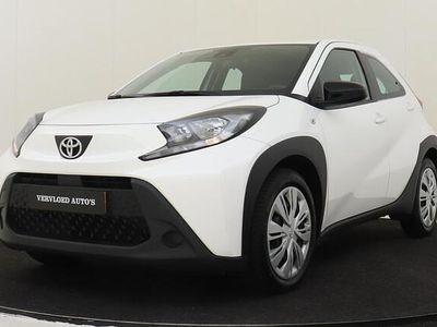 Wit Occasion 2022 Toyota Aygo X Play SUV | € 13.890 (Eerlijke prijs)